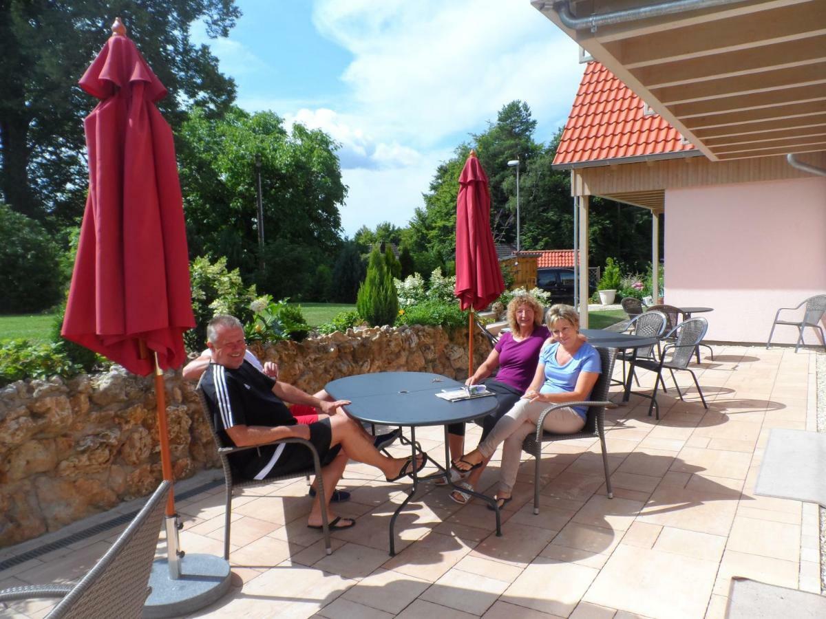 Pension Am Kirschgarten Goessweinstein Bagian luar foto