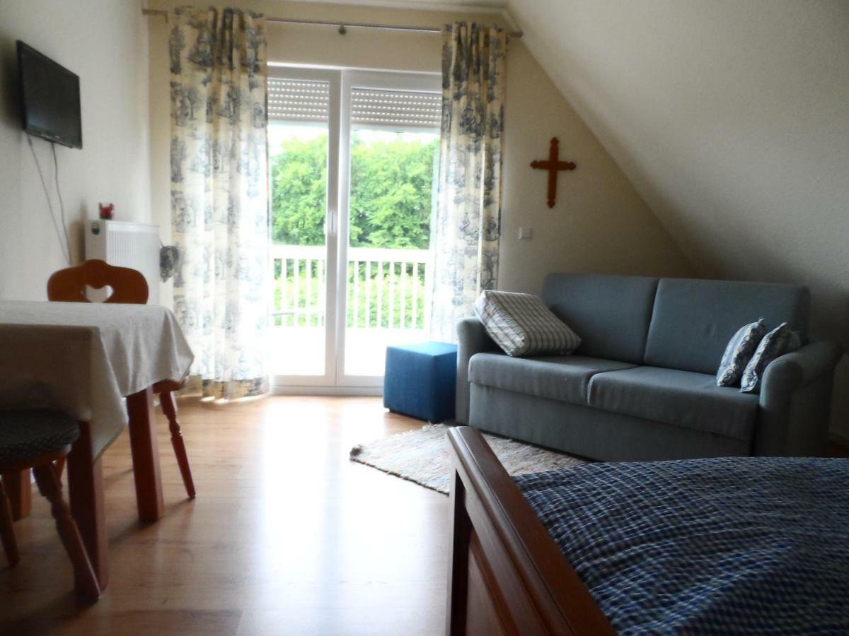 Pension Am Kirschgarten Goessweinstein Bagian luar foto