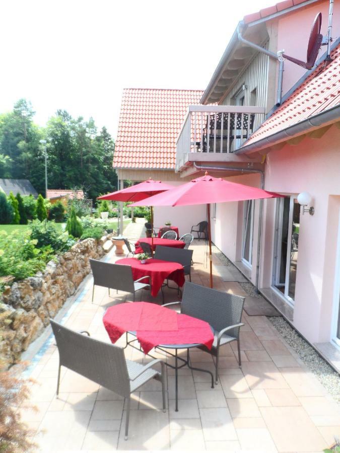 Pension Am Kirschgarten Goessweinstein Bagian luar foto